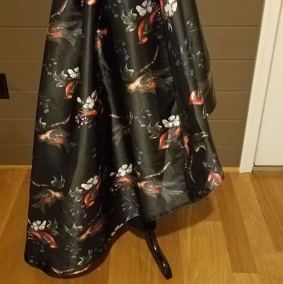 Skirt - Picture 3 of 5